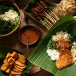 Anda yang menghargai kekayaan kuliner Indonesia, Surabaya menyajikan serangkaian restoran makanan khas Jawa yang mengundang petualangan rasa yang tak terlupakan. Dari cita rasa tradisional hingga kreasi inovatif, tempat-tempat ini menawarkan pengalaman kuliner yang memikat di setiap suapan.