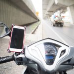 Anda, sebagai pengendara yang cerdas, tentu mengutamakan keselamatan dan kenyamanan saat berkendara. Inilah mengapa holder HP motor hadir sebagai solusi praktis.

