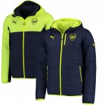 Masa-masa pertandingan sepak bola bisa jadi sangat seru. Banyak acara nonton bareng baik di dalam mau pun luar ruangan. Semarakkan semangat dan dukungan terhadap klub kesayangan kamu dengan mengenakan jaket bola seperti berikut ini.