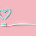 Yakin sudah memilih sikat gigi yang tepat? Coba pertimbangkan salah satu rekomendasi produk dari merek sikat gigi terkemuka agar memaksimalkan hasil perawatan gigi