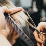 Memotong rambut adalah seni, dan untuk mendapatkan hasil yang memuaskan, penting untuk menggunakan gunting rambut yang tepat. Berikut beberapa tips yang akan membantu Anda dalam memilih gunting rambut yang sesuai dengan kebutuhan dan kemampuan Anda.