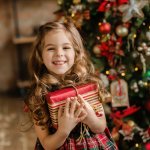 小学生になると好みがはっきりしてくるため、7歳の女の子には好きなジャンルに合ったクリスマスプレゼントを贈ると喜ばれます。今回は7歳の女の子へのクリスマスプレゼントにおすすめの商品を編集部が厳選しました。カテゴリーごとにランキング形式でご紹介するので、小学校低学年の女子への贈り物として実際に人気を集めているものがわかります。ぜひ最後まで読んで、女の子にぴったりのギフトを見つけてください。