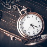 Jam tangan vintage tentunya akan sangat pas dengan Anda yang menyukai gaya vintage. Sekarang, apa saja kelebihan dari jam tangan vintage? Dan apa perbedaannya dengan jam tangan modern? Simak ulasannya berikut ini.