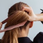 Dalam artikel ini, kami akan memberikan rekomendasi ikat rambut terbaik yang akan memenuhi kebutuhan Anda. Kami akan mengulas berbagai jenis ikat rambut, mulai dari yang cocok untuk aktivitas sehari-hari hingga pilihan eksklusif untuk acara khusus. Dengan panduan ini, Anda dapat memilih ikat rambut yang sesuai dengan gaya dan kenyamanan Anda.