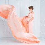 Siapa bilang saat hamil Anda tak bisa tampil modis? Dengan rekomendasi gaun hamil di artikel ini, Anda dijamin akan tetap terlihat tampil cantik meski sedang hamil. Lihat juga gaya berpakaian selebriti saat hamil, yuk!