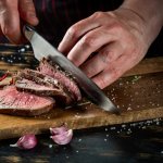 Dalam dunia yang dipenuhi berbagai pilihan, pisau daging terbaik adalah mitra yang memastikan setiap irisan sempurna dan setiap pemotongan menjadi momen keahlian tersendiri. Mari bersama-sama mengeksplorasi kehebatan dari pisau daging terbaik yang akan mengubah pengalaman memasak Anda.