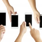 Siapa bilang kalau punya handphone canggih harus mahal. Ada beberapa pilihan handphone dengan harga Rp 1 jutaan memiliki fitur canggih dan berkualitas. Agar tak salah pilih, cek artikel ini untuk deretan rekomendasi handphone berkualitas dengan harga Rp 1 jutaan.