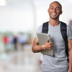 Kuliah biasanya akan menjadikan mahasiswa membawa buku-buku berat seperti diktat, kamus, dan lain sebagainya. Belum lagi ditambah dengan laptop dan gadget yang bisa menunjang perkuliahan. Jadi, butuh tas yang aman, namun tetap trendi dan mengikuti zaman. 