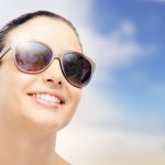 Anda yang mengutamakan kesehatan mata, sambutlah perlindungan maksimal dengan kacamata UV. Menggabungkan fungsionalitas dan gaya, kacamata ini menjadi perisai andal melawan sinar matahari berbahaya.


