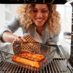 Oven Kompor atau oven tangkringan adalah solusi bagi kamu yang memiliki bujet terbatas namun ingin belajar memanggang kue ataupun masakan lainnya. Jangan underestimate dengan oven manual ini karena kamu tetap dapat menghasilkan makanan atau kue yang enak, lho. Yuk, cek dulu deh rekomendasinya!