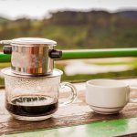 Vietnam merupakan eksportir kopi terbesar di dunia bersama dengan Brazil dan Indonesia. Kopi Vietnam memiliki citarasa yang unik dan tentunya perlu Anda coba. Tidak perlu jauh-jauh ke Vietnam untuk menikmatinya, karena BP-Guide memberikan referensi dan rekomendasi kopi Vietnam terbaik untuk Anda yang bisa Anda pesan dari rumah.