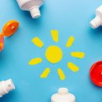 Setiap hari kita terpapar sinar matahari. Jangan biarkan kulitmu rusak karena pengaruh buruk sinar UV. Gunakan sunscreen untuk membantumu mengurangi efek paparan sinar matahari. Cek rekomendasi produk sunscreen dari kami yuk!