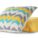 Bantal adalah item yang kita pakai keseharian untuk tidur. Namun bantal Jepang memiliki keunikan tersendiri. Selain desainnya keren, bantal Jepang juga memiliki fungsi beragam. Cek bersama kami ya!