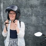 Menggunakan helm saat berkendara sepeda motor adalah hal yang wajib. Tentunya, desain dari helm saat ini sudah sangat keren. Meskipun demikian, hal yang wajib Anda penuhi adalah helm tersebut mesti mampu melindungi kepala Anda dengan baik.