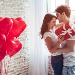 Valentine’s Day is near and all the ladies out there who are wondering what to gift their beloved husband on this special day. Worry n!! Here are some options that can help you. Also read our creative and romantic ideas for how you can celebrate this day of love with your husband.

