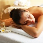 Tuntutan pekerjaan, tidak hanya membuat badan lelah namun juga bisa membuat pikiran stres. Apalagi bagi Anda yang bekerja di Jakarta dengan ritme kehidupan yang dituntut harus serba cepat. Oleh karena itu, dalam merelaksasi tubuh Anda bisa mengunjungi spa & wellness di Jakarta. Yuk, cek dulu!