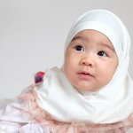 Tidak ada salahnya Anda memakaikan baju muslim pada si kecil. Sekarang ada banyak model baju muslim yang bisa membuat anak terlihat makin menggemaskan. Penasaran dengan ragam busana muslim yang lucu dan menggemaskan? Cek rekomendasi dari kami, ya!