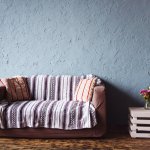 Mau tampilan sofa yang cantik? Anda bisa gunakan sofa cover untuk sofa lama Anda. Dapatkan tampilan ruangan lebih menakjubkan dengan deretan sofa cover rekomendasi dari kami!