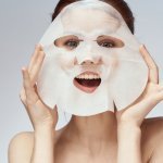 Wajah perlu juga dirawat memakai masker. Eits, sekarang sudah ada sheet mask yang praktis digunakan. Intip yuk, aneka sheet mask berkualitas dari Mediheal untuk kamu gunakan!