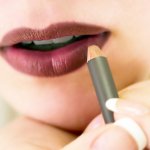 Wanita mana yang tak suka dengan makeup termasuk lipstik? Sepertinya hampir tidak ada, bukan? Kalau Anda sedang mencari lipstik yang murah dan berkualitas, Anda bisa jatuhkan pada pilihan lipstik Kissproff rekomendasi BP-Guide berikut ini!