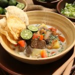 Soto adalah makanan legendaris di Indonesia dan disukai oleh hampir semua kalangan. Ternyata soto memiliki banyak varian cita rasa yang khas dan berbeda di tiap daerah. Dengan aneka resep soto khas nusantara ini kamu bisa mencicipi beragam soto hanya dari rumah.