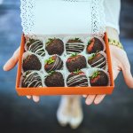 Cokelat akan menjadi kado spesial valentine yang bisa kamu berikan untuk orang tersayang. Jangan salah memilih dan pastikan ia menyukainya ya. Bagaimana tips memilih cokelat valentine terbaik 2023? Akan diulas di sini. Ada rekomendasi cokelat terbaik pula untuk jadi pilihan kamu. Beri kesan yang spesial agar selalu terkesan. 