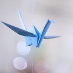 Origami dikenal sejak lama sebagai seni yang mengasah kreativitas. Kamu bisa bikin origami apa saja nih? Jangan sekadar bikin origami ya, gunakan hasil kerajinan origami kamu untuk menghias kamar. Yuk, cek tutorialnya di BP-Guide!