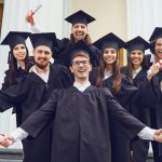 Saat kawan atau anggota keluarga tengah merayakan prosesi wisuda atau kelulusan, kamu tentu ingin memberikan hadiah yang spesial untuknya. Tak perlu bingung, BP-Guide punya rekomendasi hadiah wisuda unik yang bisa kamu persembahkan untuknya!