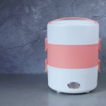 Masa pandemi seperti saat ini membuat kita selalu waspada agar kesehatan selalu terjaga. Selain rutin cuci tangan, kita juga perlu membawa bekal makan sendiri. Dengan begini kebersihan makanan terjamin dan kesehatan kita bisa tetap terjaga. Saat membawa bekal makanan, kamu bisa andalkan electric lunch box. Perlengkapan yang satu ini praktis digunakan dan bisa membuat makanan bekal tetap hangat saat akan dimakan. Nah, simak rekomendasinya dari kami!