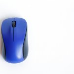 Multi device mouse menjadi salah satu pilihan yang memudahkan banyak hal dalam berurusan dengan komputer atau laptop. Apa saja kelebihan multidevice mouse dibandingkan mouse biasa? Simak ulasan beserta rekomendasi produk dari BP-Guide berikut ini.