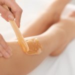 Anda pasti menginginkan kulit yang halus dan bebas bulu tanpa rasa sakit, bukan? Sugar waxing adalah solusi yang sempurna untuk mencapai tujuan tersebut dengan cara yang alami dan efektif. Dalam artikel ini, kami akan membagikan rekomendasi sugar waxing terbaik yang dapat Anda pertimbangkan untuk mendapatkan hasil yang memuaskan.