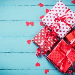 Một món quà tặng xinh xắn và ý nghĩa cho người ấy là điều không thể thiếu trong ngày Valentine, đây là cách bạn thể hiện sự quan tâm và tình cảm đối với người mình yêu. Tuy nhiên việc chọn quà đòi hỏi nhiều tinh tế và khéo léo. Dưới đây là gợi ý 10 set quà Valentine ý nghĩa nhất năm 2021, nếu bạn đang băn khoăn chưa biết nên tặng quà gì cho người yêu trong dịp 14/2 sắp tới thì hãy tham khảo ngay nhé!