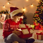 Noel là dịp những đứa trẻ luôn mong ngóng nhận quà từ ông già Noel. Những món quà này sẽ là niềm vui cũng như động lực của trẻ. Nếu bạn chưa biết mua gì cho bé nhà mình thì hãy tham khảo ngay 10 món quà Noel cho bé trai 8 tuổi dễ thương, ngộ nghĩnh (năm 2021) qua bài viết dưới đây nhé! 
