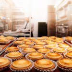 Saat ini sudah banyak bermunculan makanan dan minuman dengan berbagai kreasi. Bahkan makanan seperti ini juga sangat mudah ditemukan pusat perbelanjaan di kota-kota besar. Berikut makanan yang sedang hits di kalangan millennial. 