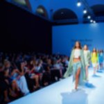 Fashion show memang identik dengan para model yang berlenggak-lenggok di runway untuk memeragakan busana. Namun, siapa sangka bahwa sebelum memamerkan busana rancangannya, berbagai rumah mode dunia berlomba dalam menentukan konsep fashion show agar dapat memikat para tamu. Berikut adalah kumpulan fashion show yang berkonsep unik, besutan rumah mode ternama dunia ala BP-Guide.