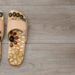 Ada banyak cara yang bisa dilakukan untuk menjaga kesehatan tubuh. Salah satunya adalah dengan mengenakan sandal refleksi. Simak tips memilih sandal refleksi yang paling sesuai untuk Anda dan temukan rekomendasi produknya dari BP-Guide dalam artikel berikut ini!