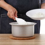 Anda yang mencari solusi praktis dalam memasak nasi yang lezat dan berkualitas tinggi, Rice Cooker Miyako adalah jawabannya. Dengan fitur-fitur canggih dan desain yang modern, alat masak ini akan membantu Anda menghasilkan nasi yang sempurna setiap kali.