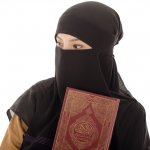Tetap Tampil Modis dengan 9 Rekomendasi Jilbab Cadar yang Menawan