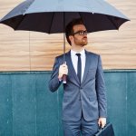 傘は雨の日に必要なアイテムですが、いつも持ち歩くのは大変です。しかし折りたたみ傘なら、使わないときは手持ちの鞄にしまって両手を空けることができます。今回は人気ブランドのメンズ折りたたみ傘を、編集部がwebアンケートの調査などを元に厳選してランキング形式でご紹介します。ぜひアイテム選びの参考にしてみてください。