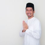 Baju koko adalah pakaian wajib untuk kaum muslim pria saat beribadah. Di bulan Ramadhan dan dalam rangka menyambut Lebaran, tidak ada salahnya mengenakan baju koko baru. Yuk, simak rekomendasinya dalam artikel BP-Guide berikut ini!
