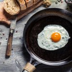 Mau masak cepat tanpa ribet? Kamu butuh wajan dari enamel! Intip aneka kelebihan enamel yang bisa bikin kamu ingin segera memiliki wajan enamel. Cek juga rekomendasi wajan enamel dari kami, ya!