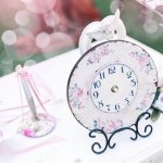 古くから結婚祝いの定番プレゼントとして知られている時計ですが、その人気の理由は？贈る意味は？予算は？知っておきたいマナーや時計のプレゼント選びのポイントまで、全てご説明します！時計は結婚祝いで贈ることに深い意味があり、これからも二人との長い付き合いを希望する方に是非選んでほしいプレゼントです。さらに、人気のブランド時計、おしゃれな時計を【2025年版】予算別にランキング形式でご紹介します。時計に刻むおすすめメッセージも合わせてご覧ください！