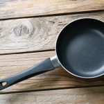 Wajan anti lengket tentunya jadi andalan semua ibu yang inign proses masak lebih cepat. Sayangnya banyak yang kurang tahu cara merawatnya. Akibatnya wajan anti lengket jadi tak tahan lama digunakan. Cek bersama kami cara merawat wajan anti lengket supaya tak cepat rusak!