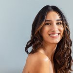 Natural curls have always been challenging to manage, comb, and care for. Not anymore! With the right gels, serums and hair conditioners and shampoos, you get to make your curly hair healthy, shiny, and much smoother. In this post, we bring you 10 such hair products for curls that will help you get the best results.