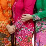 Anda ingin menambahkan sentuhan klasik dan unik pada pilihan pakaian Anda? Rok batik adalah pilihan yang sempurna untuk menciptakan gaya yang memadukan keindahan tradisional dengan kekinian.