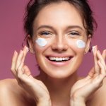 Anda adalah wanita yang sudah berusia di atas 25 tahun? Maka ancaman terbaru yang akan Anda hadapi adalah penuaan dini. Tentunya, menjadi awet muda adalah impian Anda, bukan? Berikut ini BP-Guide memberikan rekomendasi skincare dari Safi yang bisa Anda gunakan agar tidak mengalami penuaan dini.