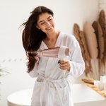 Hair dryer sangat membantu Anda saat harus mengeringkan rambut. Selain itu, bisa juga digunakan untuk menata rambut Anda agar lebih rapi. Anda sedang mencari hair dryer low watt yang terbaik? Intip beragam rekomendasi produk terbaik di sini.