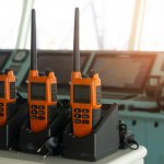 Walkie talkie memang banyak digunakan untuk melancarkan komunikasi jarak menengah, Kini banyak komunitas yang memilih walkie talkie dibandingkan telepon untuk bertukar informasi. Berikut adalah ragam rekomendasi walkie talkie dengan jangkauan terbaik untuk memperlancar komunikasi.