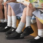 14+ Pilihan Sepatu Sekolah Anak Perempuan Terbaru (2023)