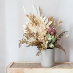 Suka dengan Dekorasi Bunga? Silakan Lihat 15 Bunga Kering yang Cocok untuk Dekorasi Ruangan & Hadiah Unik! (2023)